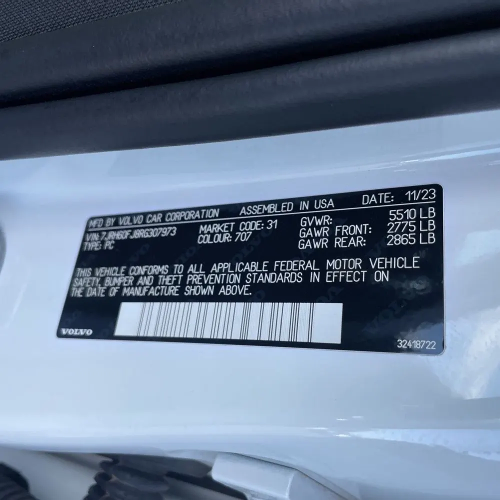 2024 Volvo S60 T8 - Ultimate PHEV
