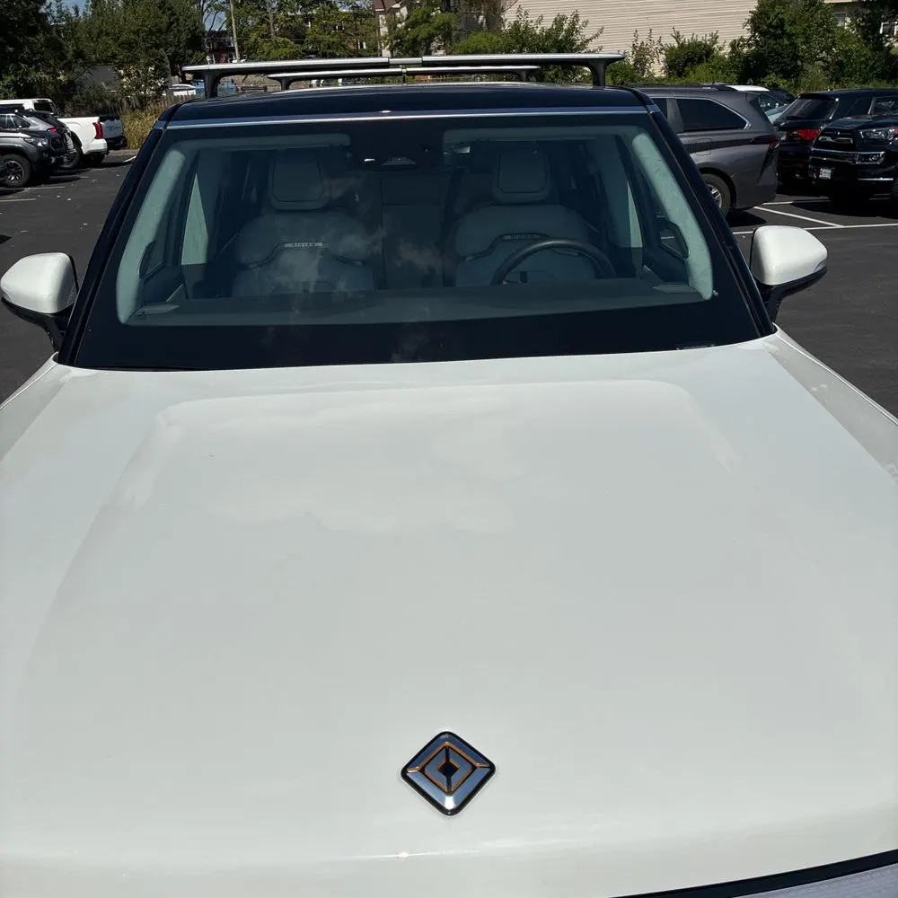 2023 Rivian R1S Adventure Quad-Motor