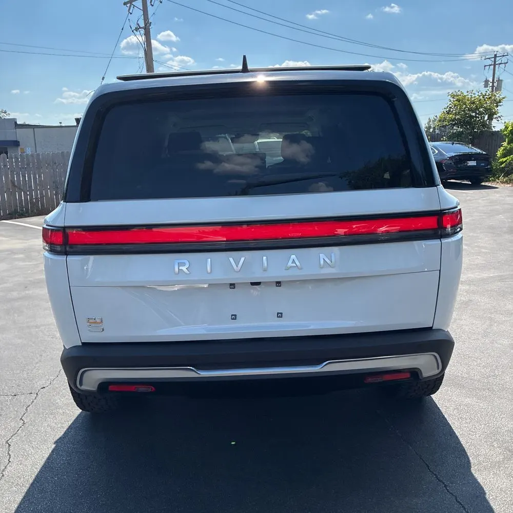 2023 Rivian R1S Adventure Quad-Motor