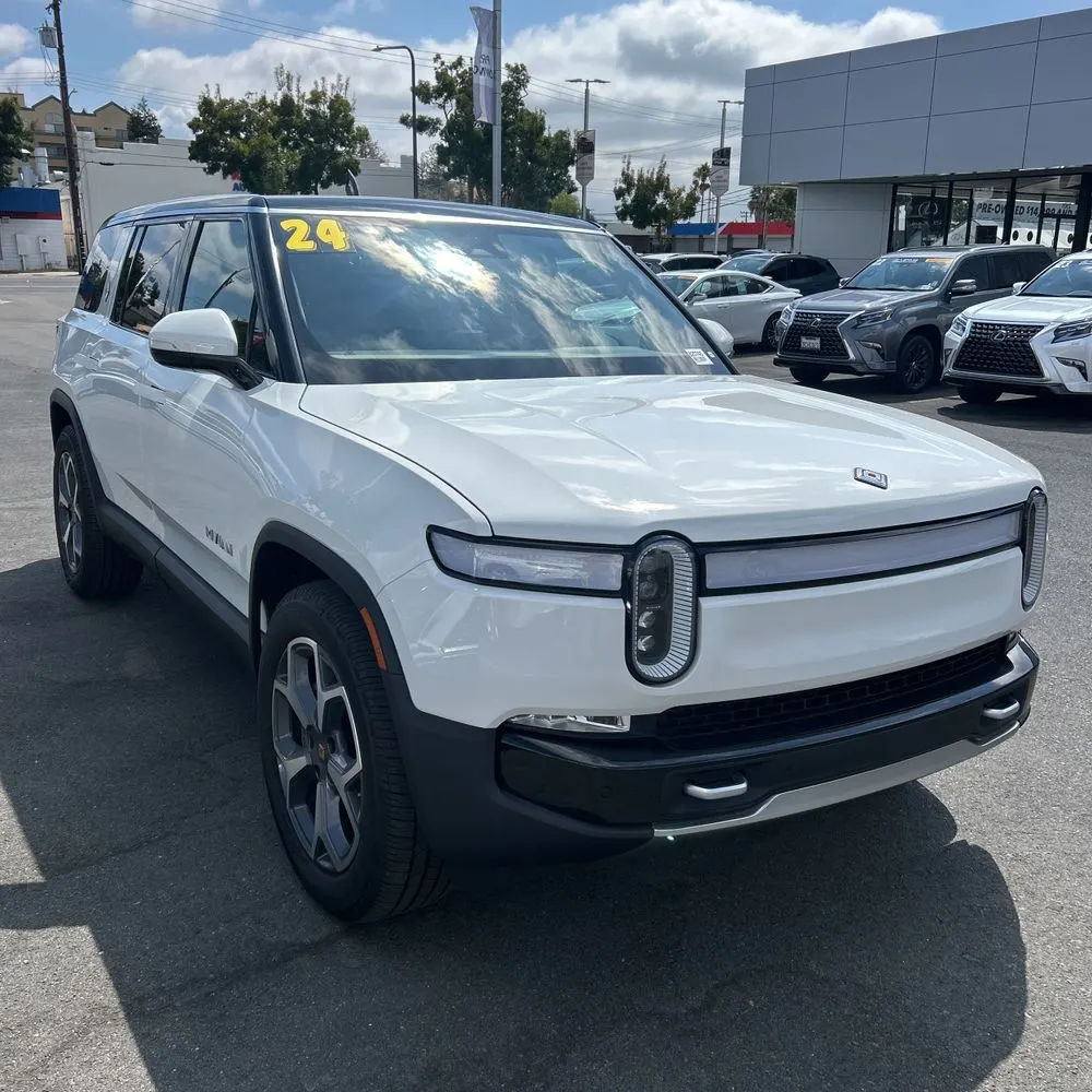 2024 Rivian R1S Adventure Dual-Motor