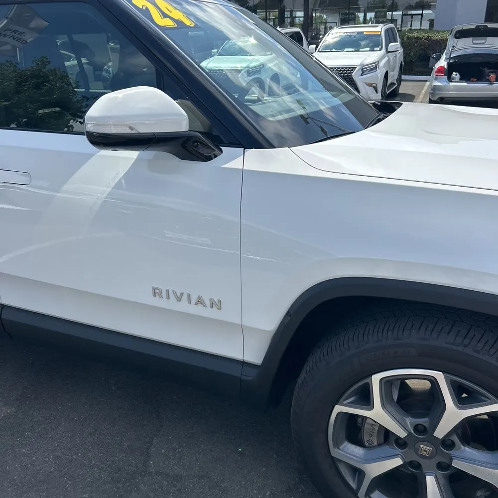 2024 Rivian R1S Adventure Dual-Motor