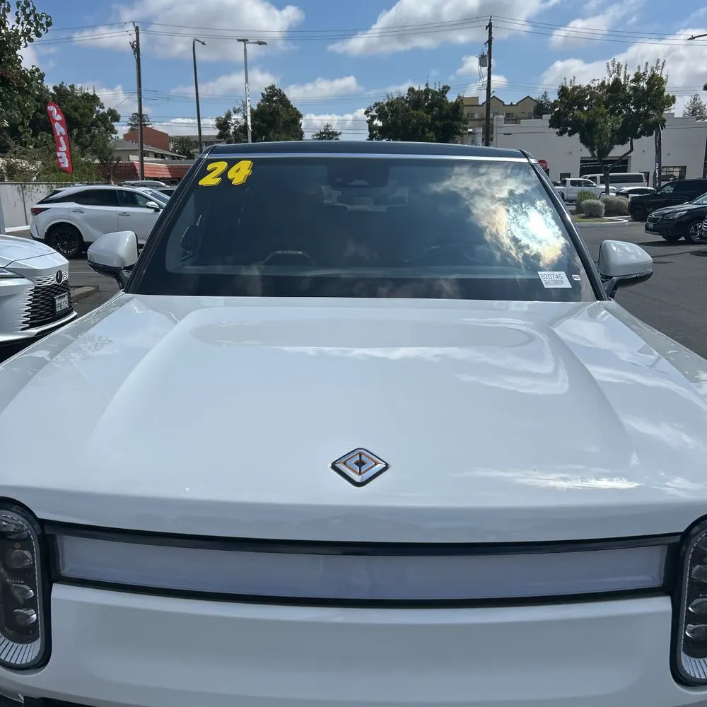2024 Rivian R1S Adventure Dual-Motor