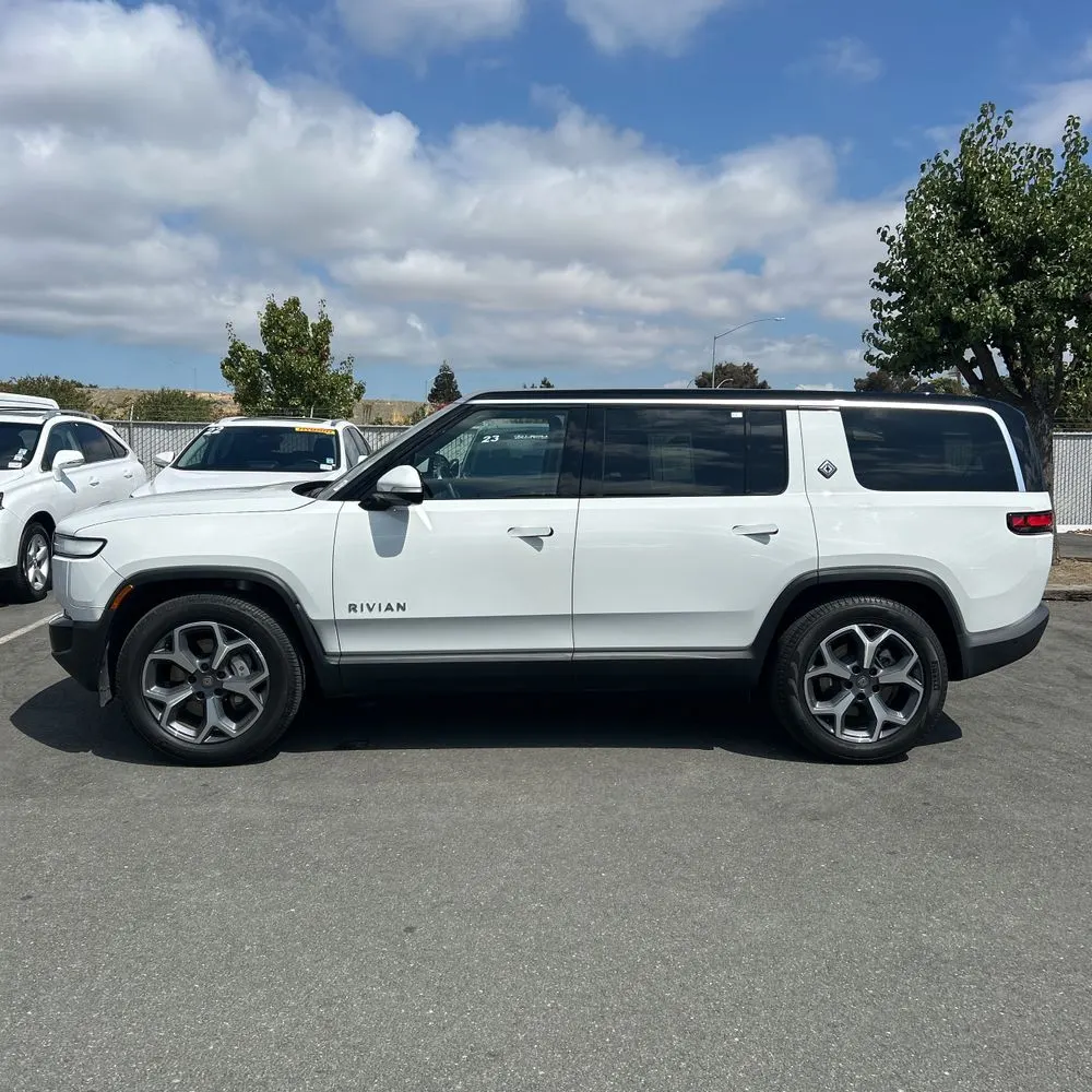 2024 Rivian R1S Adventure Dual-Motor