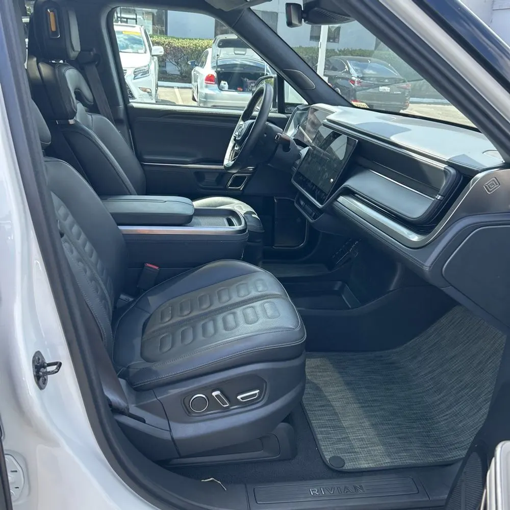 2024 Rivian R1S Adventure Dual-Motor