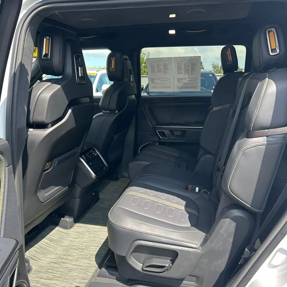 2024 Rivian R1S Adventure Dual-Motor