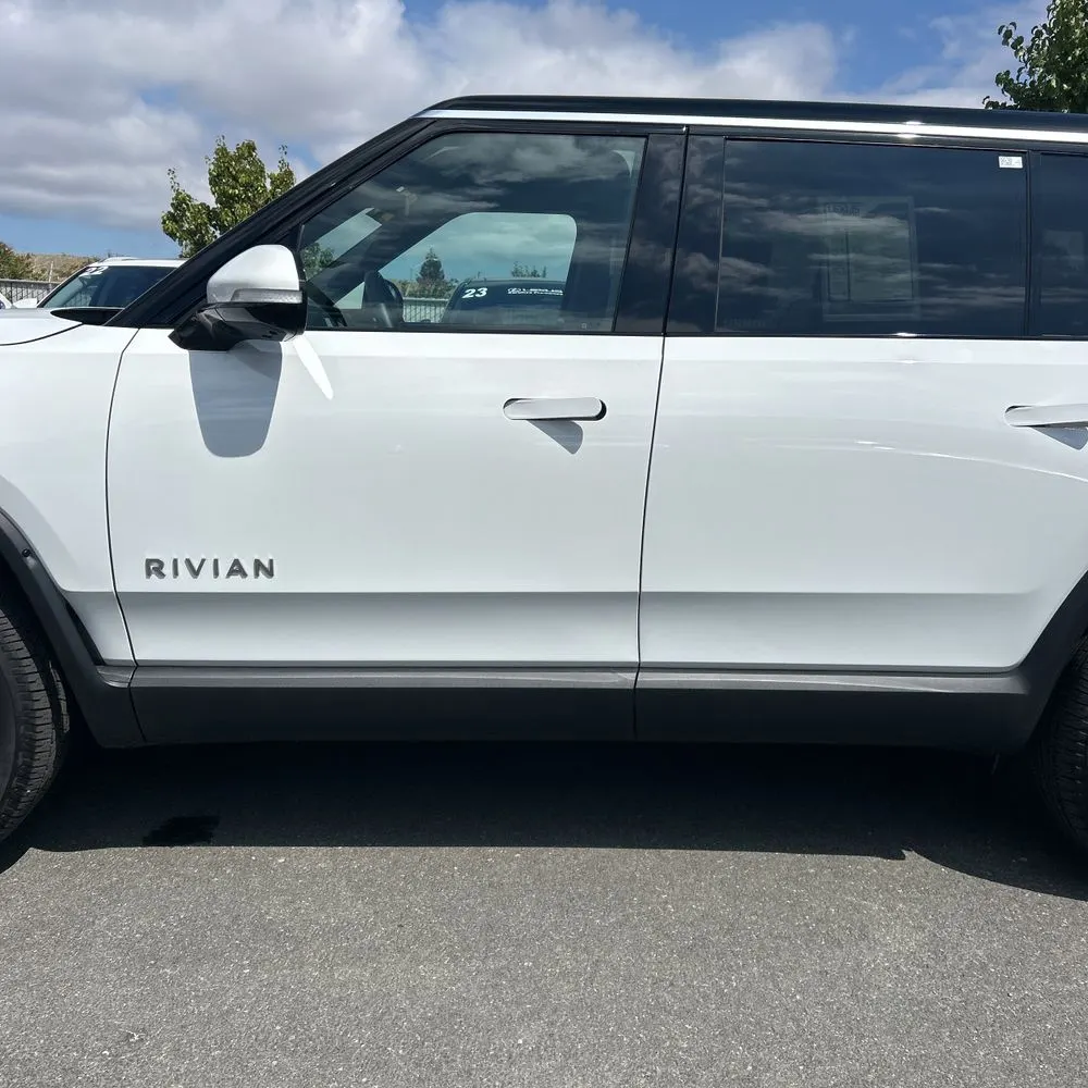 2024 Rivian R1S Adventure Dual-Motor