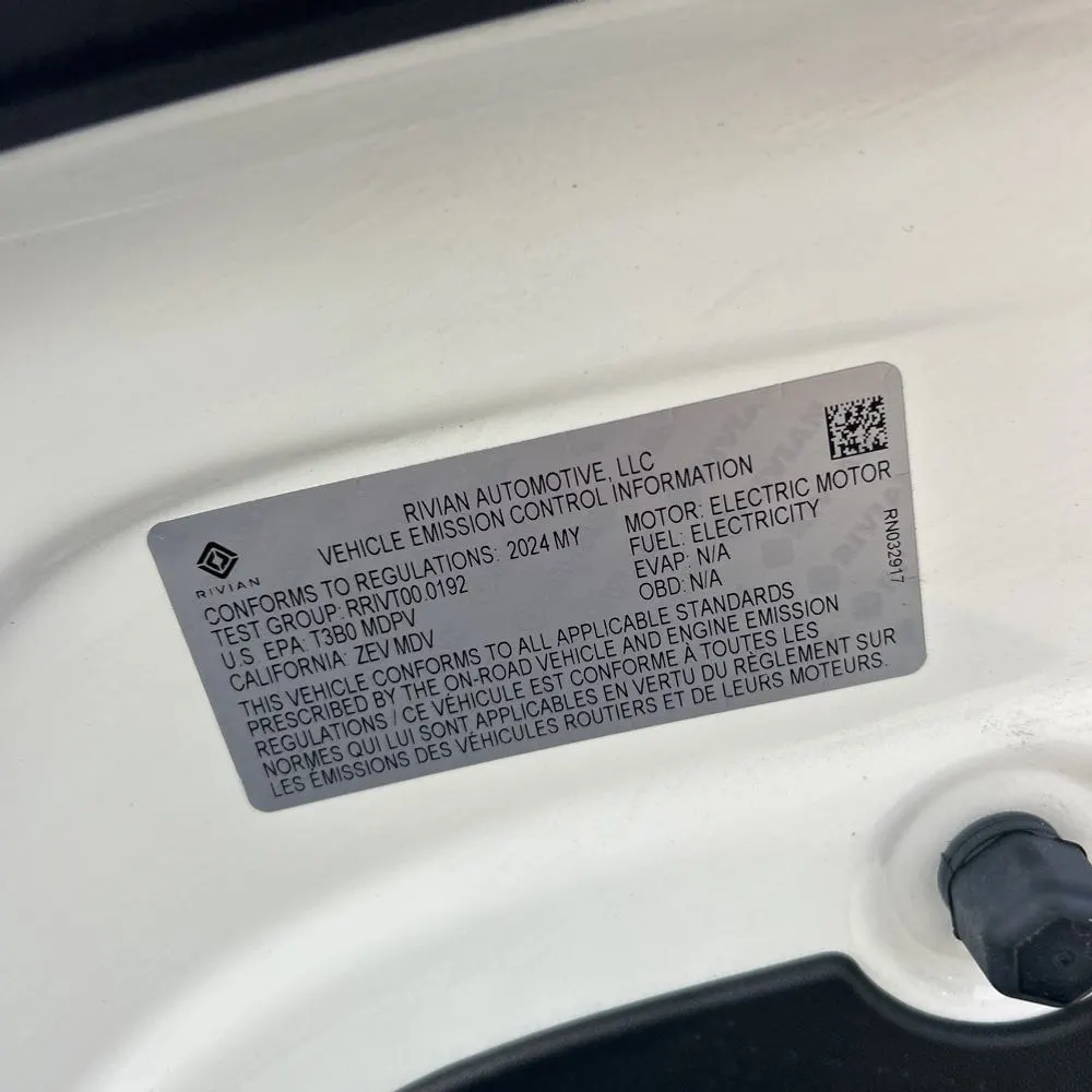 2024 Rivian R1S Adventure Dual-Motor