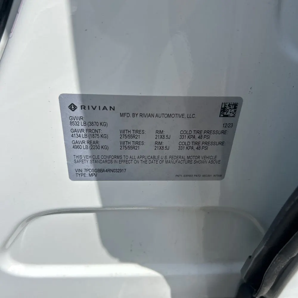 2024 Rivian R1S Adventure Dual-Motor