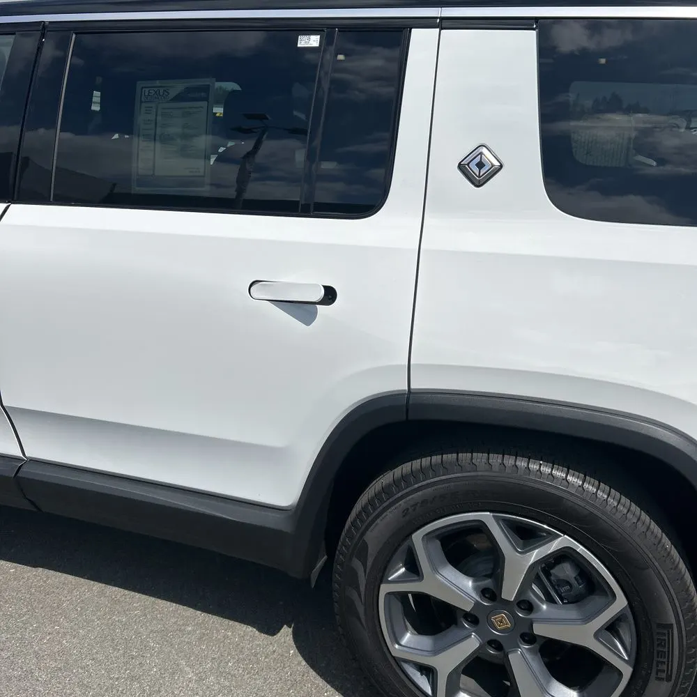 2024 Rivian R1S Adventure Dual-Motor