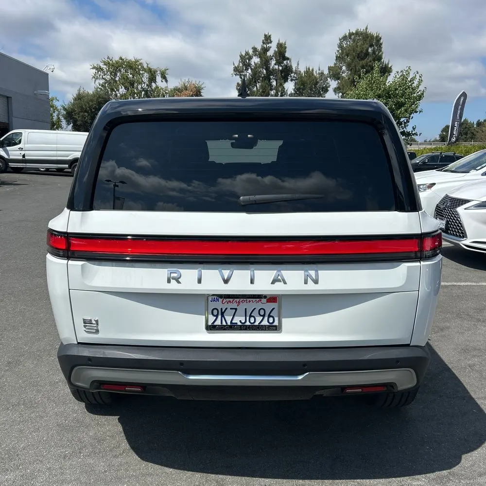 2024 Rivian R1S Adventure Dual-Motor