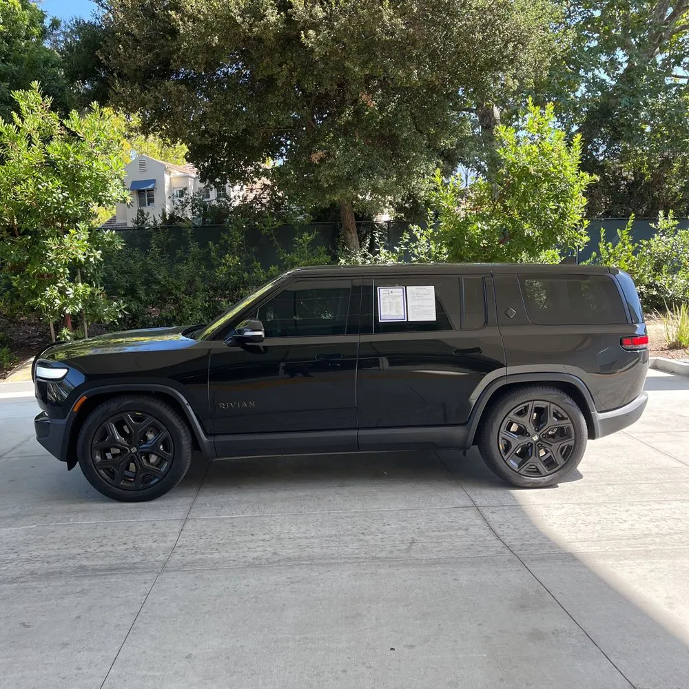 2024 Rivian R1S Adventure Dual-Motor
