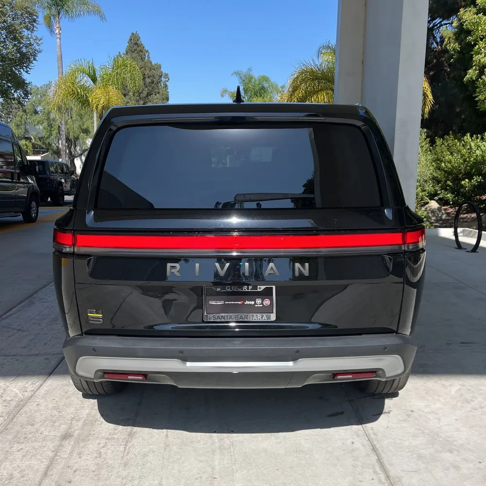 2024 Rivian R1S Adventure Dual-Motor