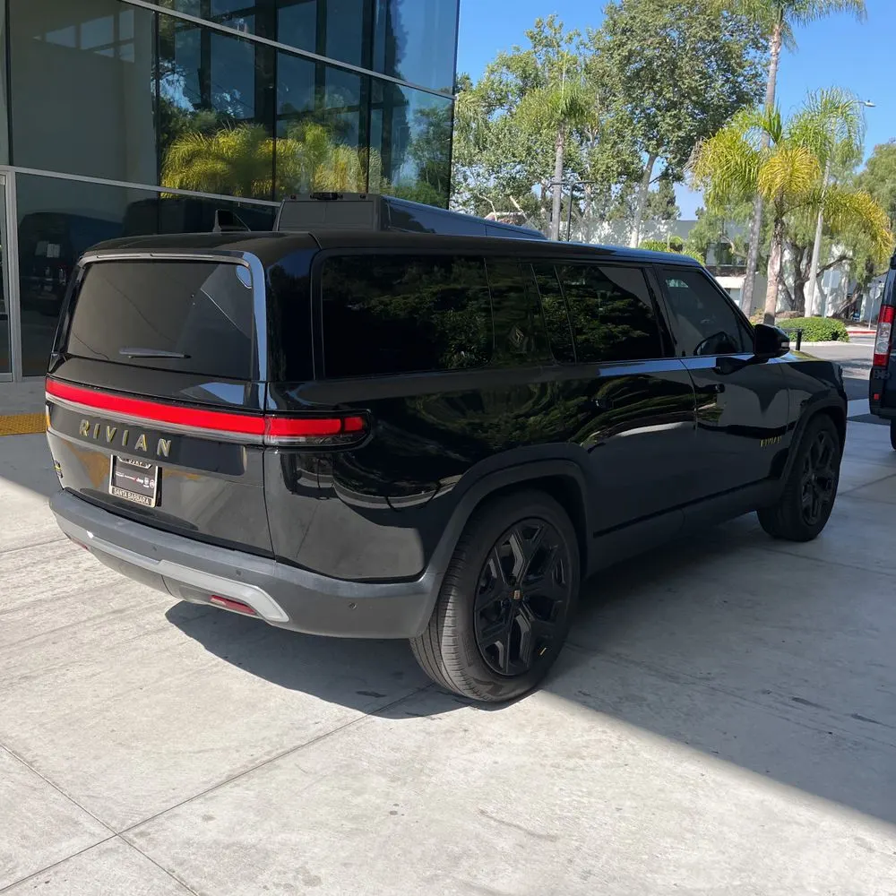 2024 Rivian R1S Adventure Dual-Motor