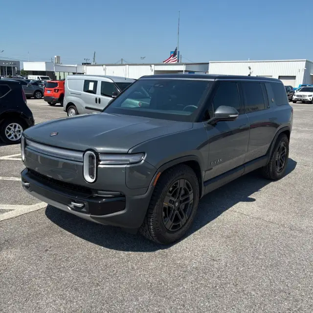 2025 Rivian R1S Adventure Dual-Motor