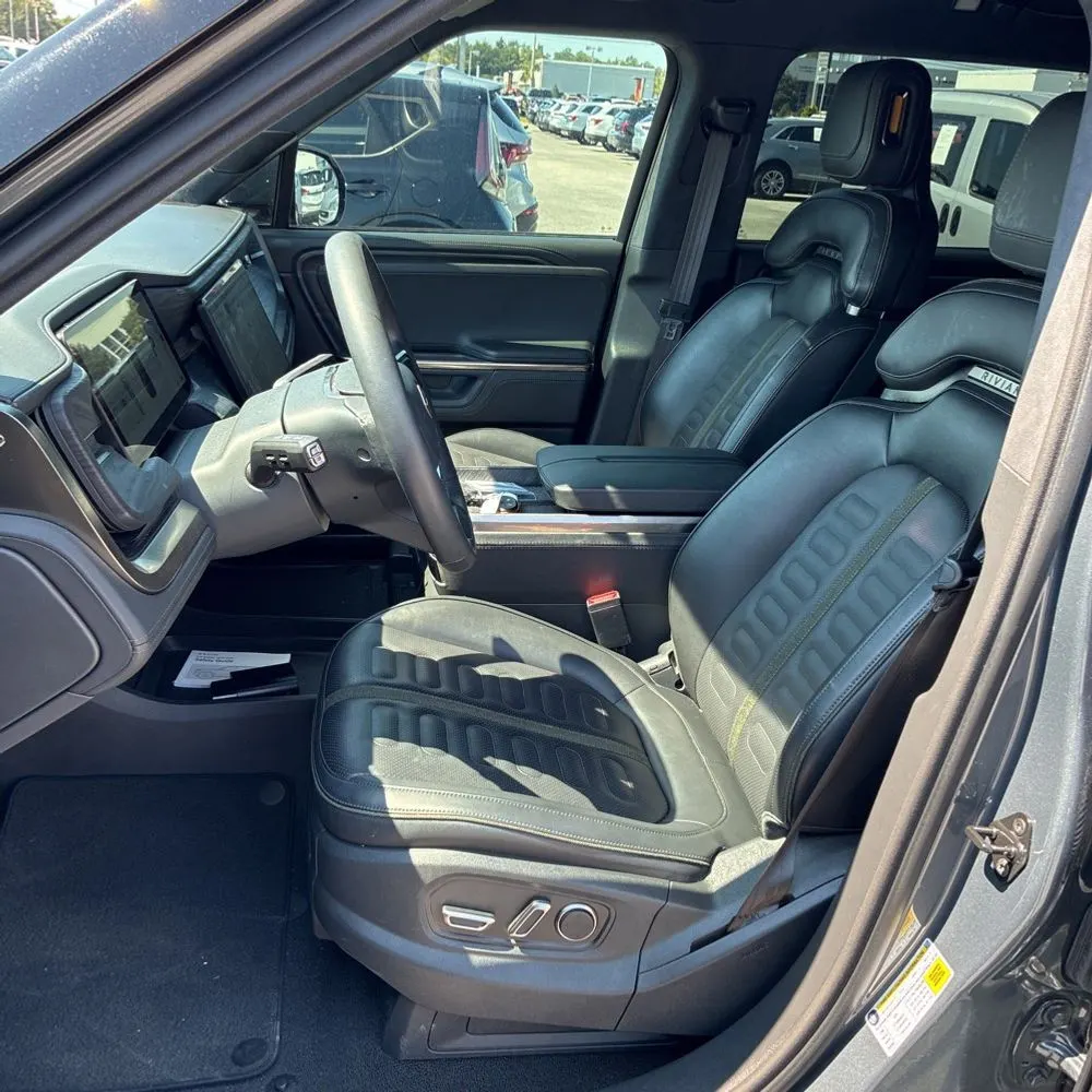 2025 Rivian R1S Adventure Dual-Motor