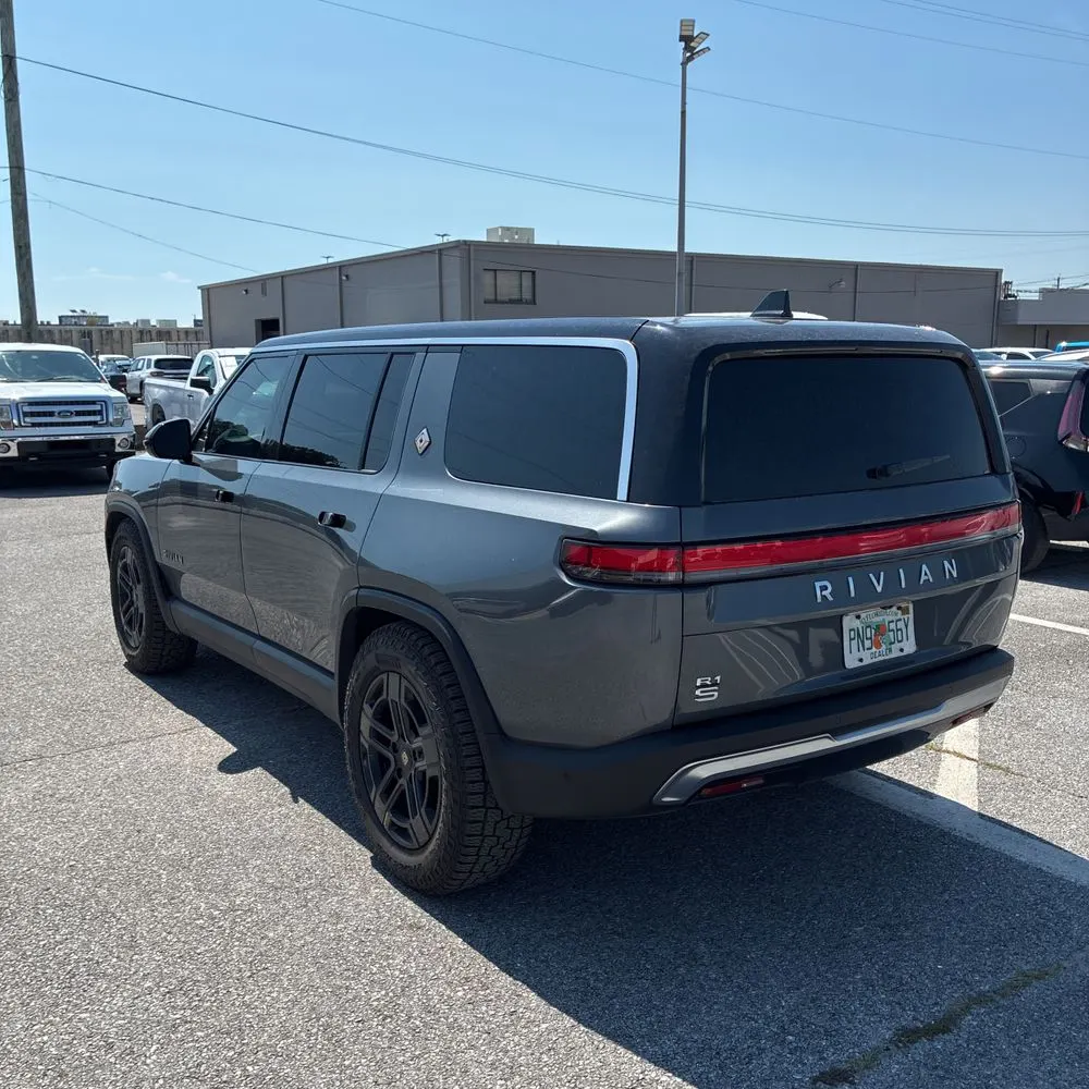 2025 Rivian R1S Adventure Dual-Motor