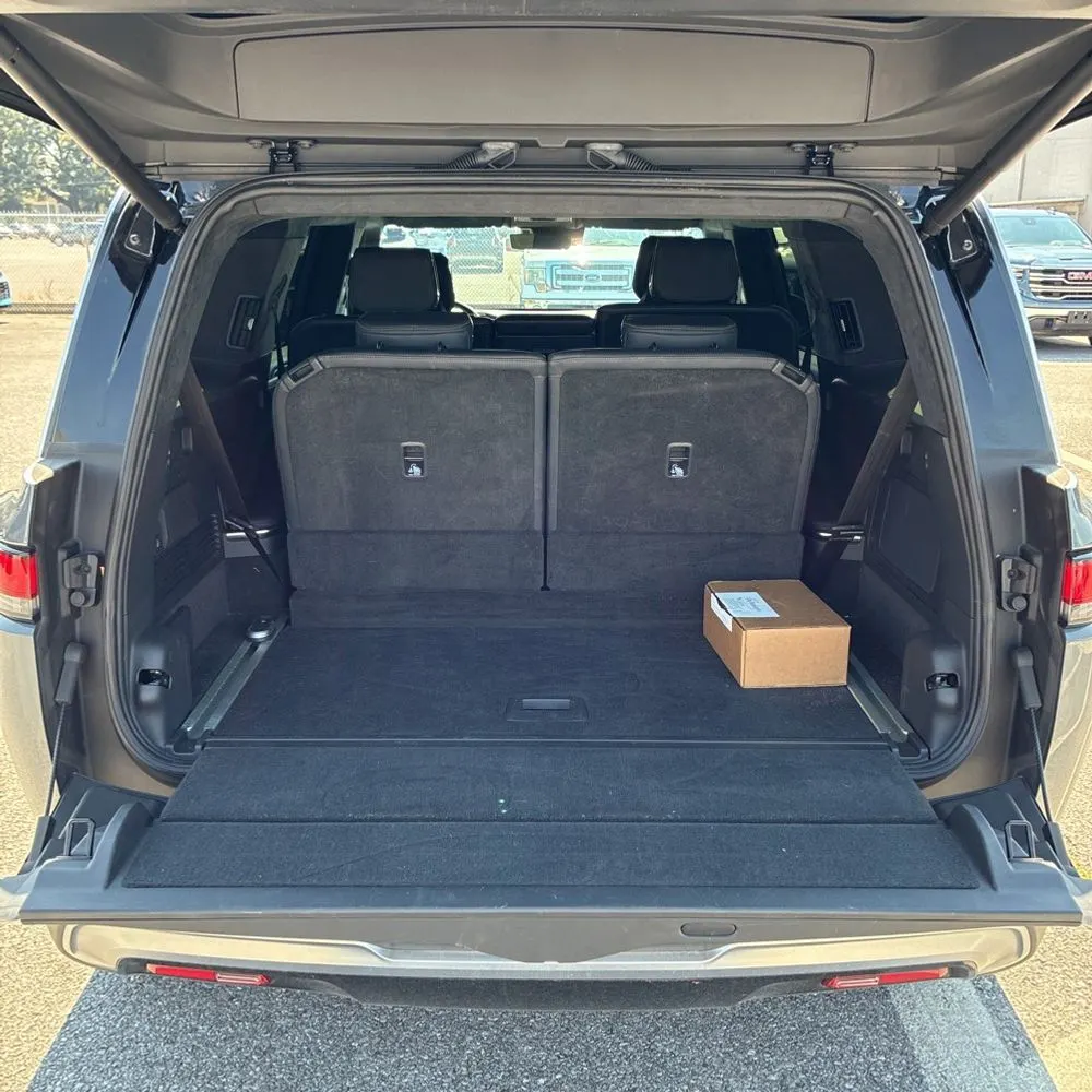 2025 Rivian R1S Adventure Dual-Motor