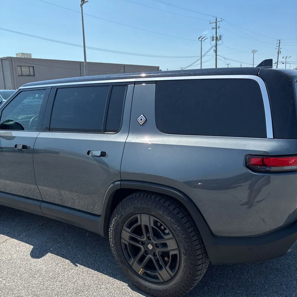 2025 Rivian R1S Adventure Dual-Motor
