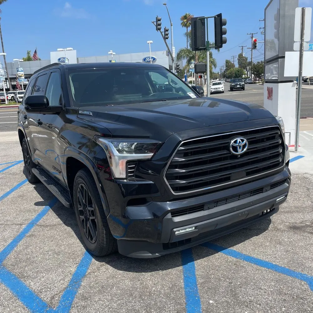 2023 Toyota Sequoia SR5