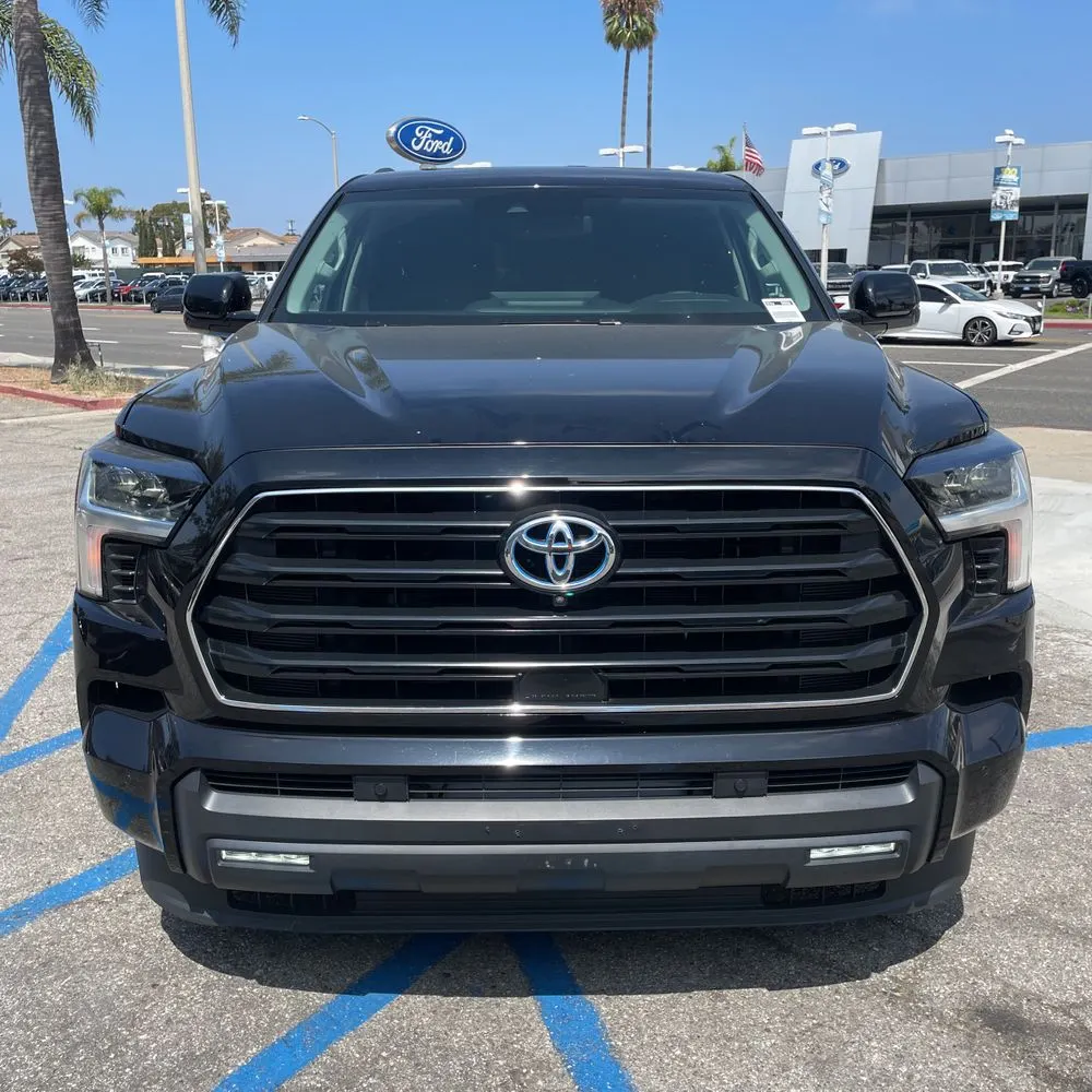 2023 Toyota Sequoia SR5