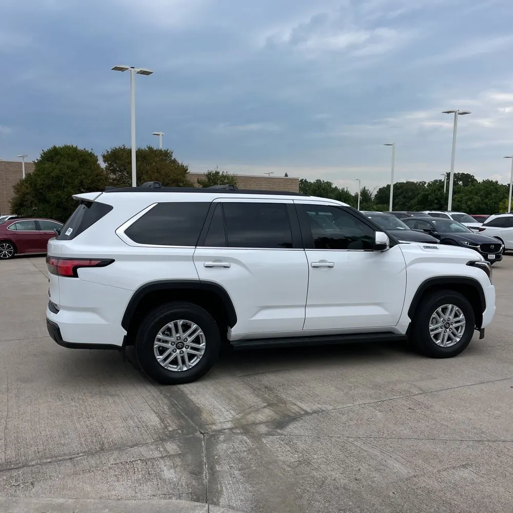2025 Toyota Sequoia SR5