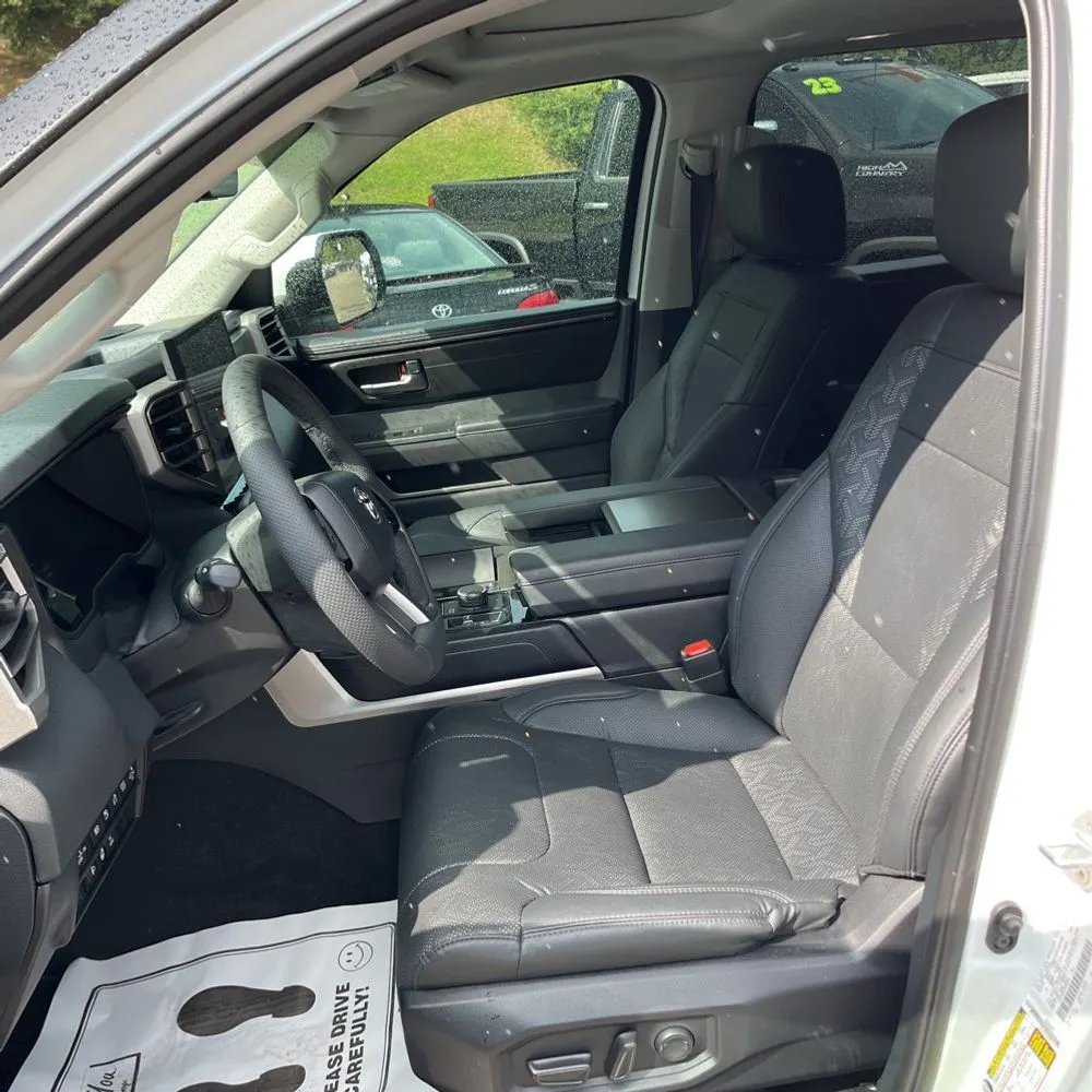 2024 Toyota Sequoia SR5