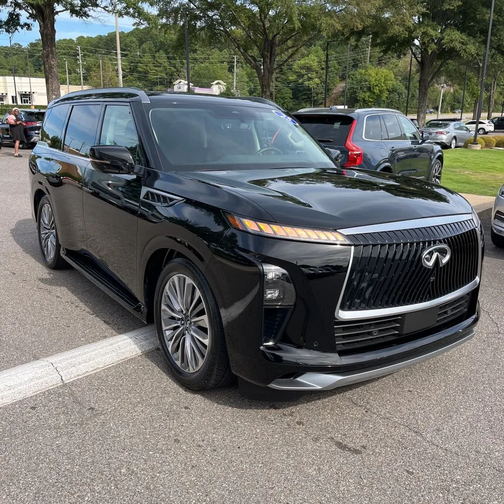 2025 INFINITI QX80 Luxe