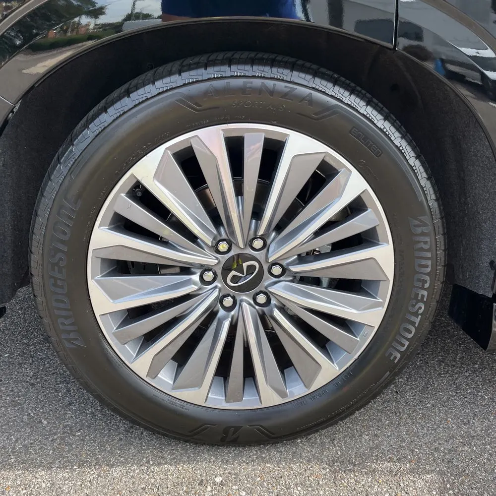 2025 INFINITI QX80 Luxe