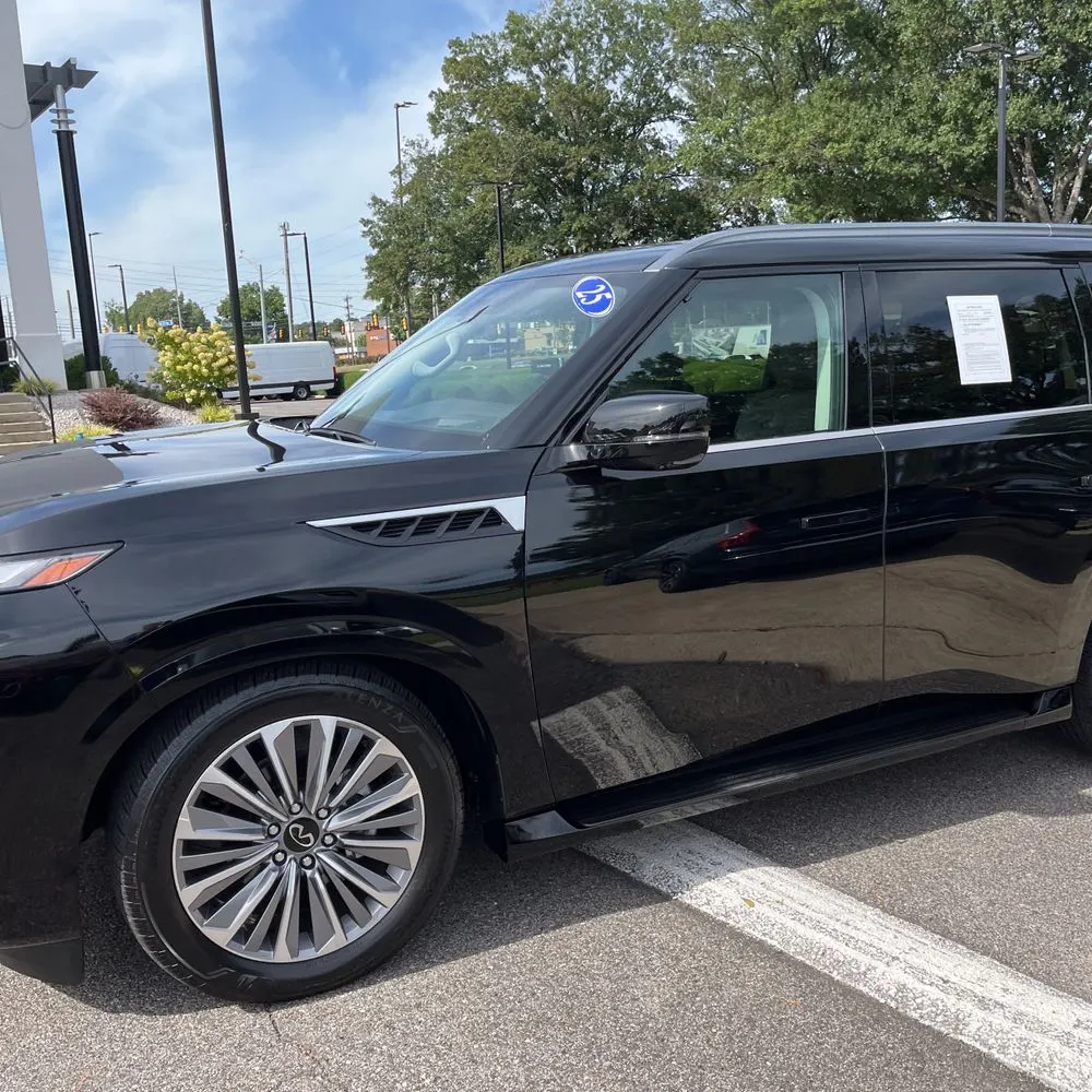 2025 INFINITI QX80 Luxe