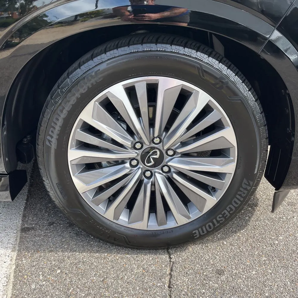 2025 INFINITI QX80 Luxe