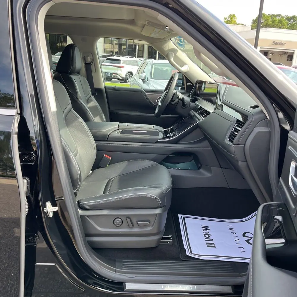2025 INFINITI QX80 Luxe