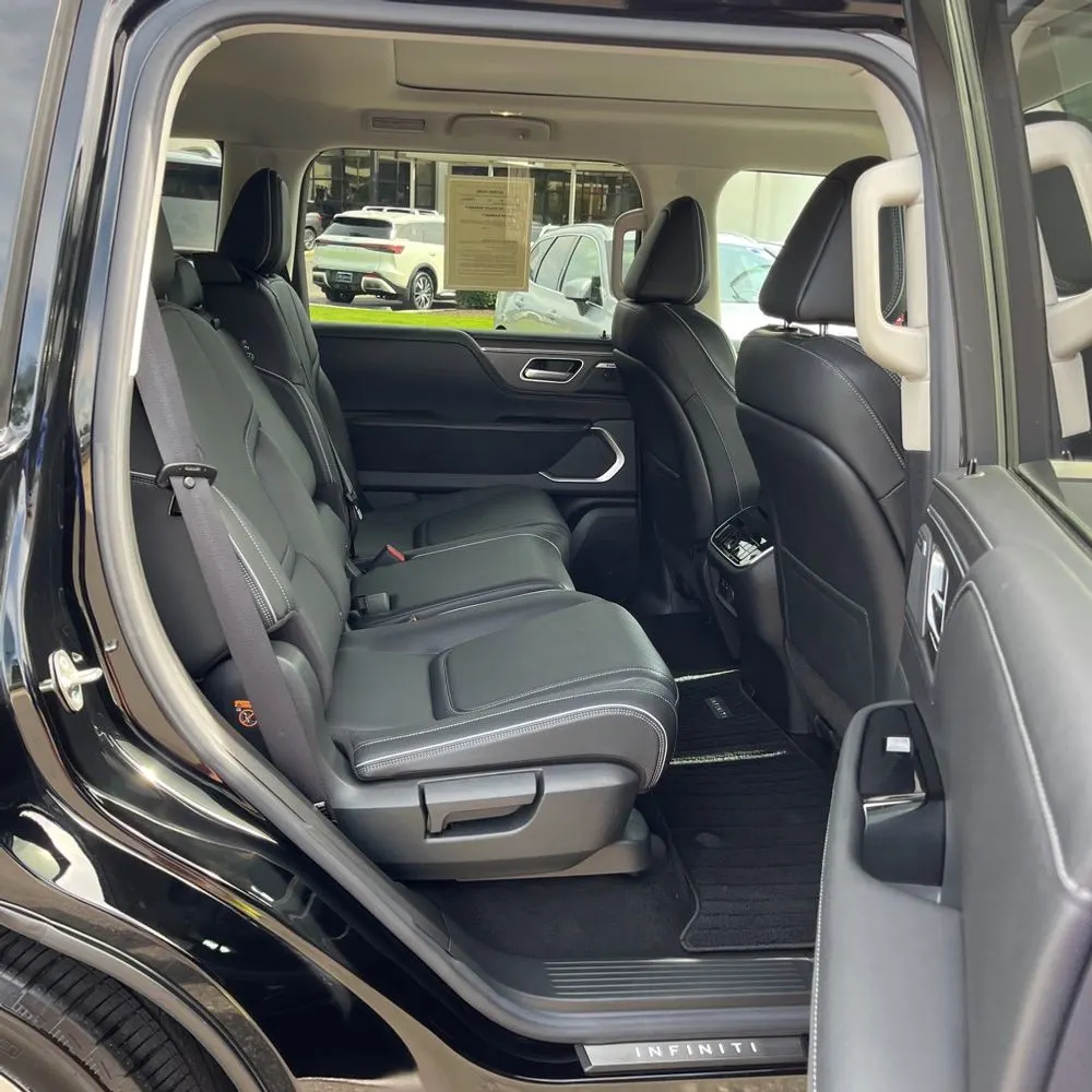 2025 INFINITI QX80 Luxe