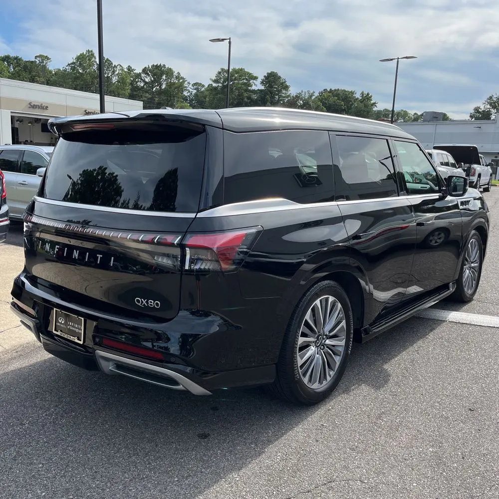 2025 INFINITI QX80 Luxe