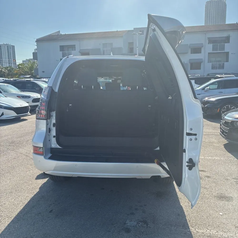 2023 Lexus GX 460 Base