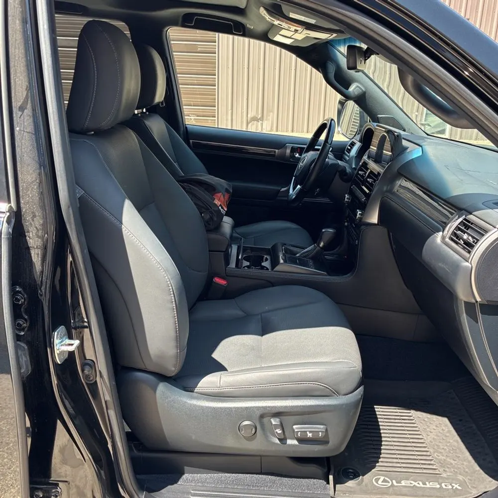 2023 Lexus GX 460 Base