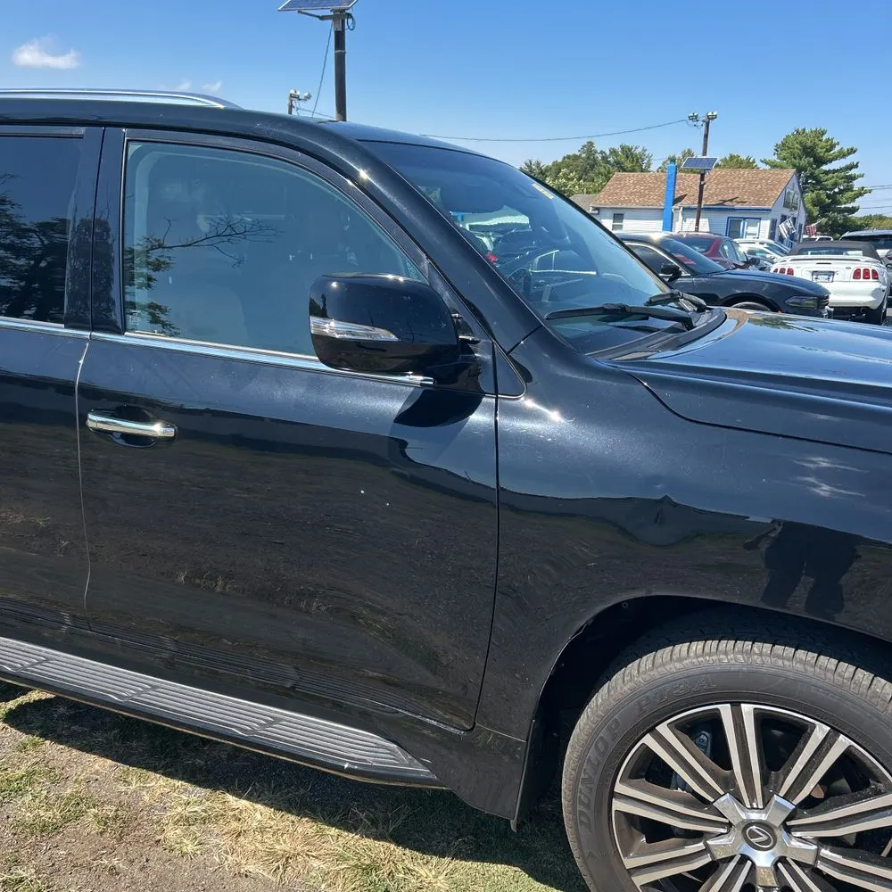 2021 Lexus LX 570 Three-Row