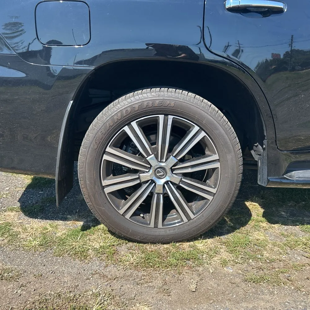 2021 Lexus LX 570 Three-Row
