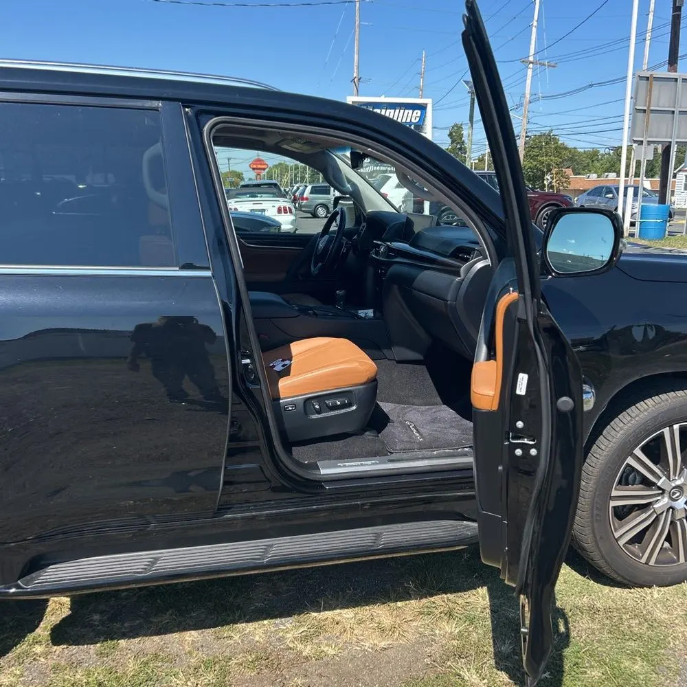 2021 Lexus LX 570 Three-Row