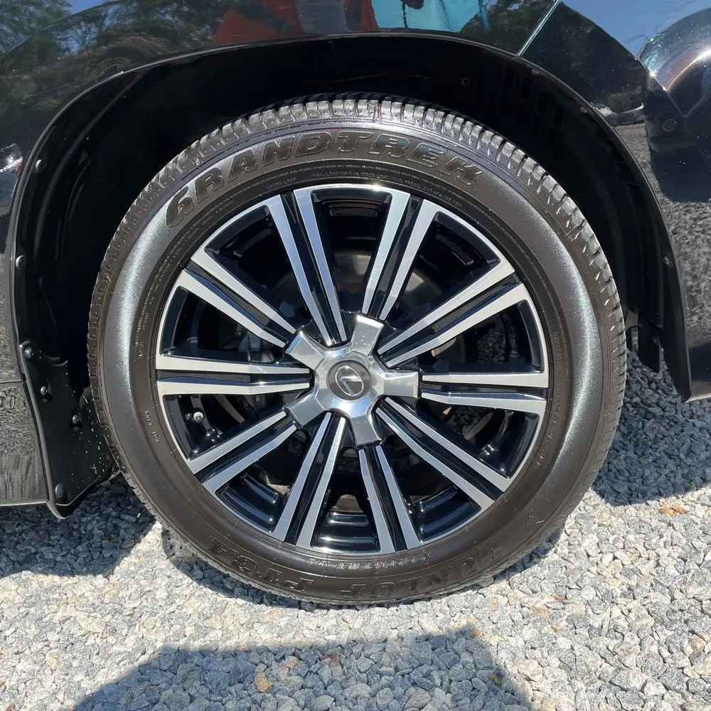 2021 Lexus LX 570 Three-Row