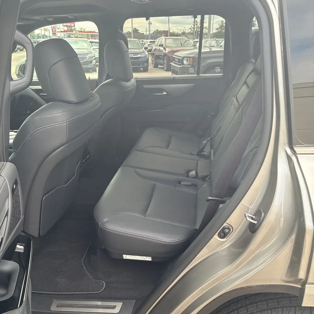 2024 Lexus LX 600 F SPORT Handling