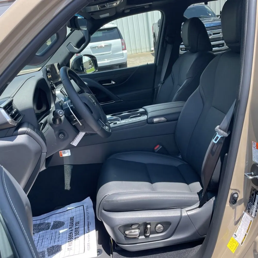 2025 Lexus LX 700h Overtrail