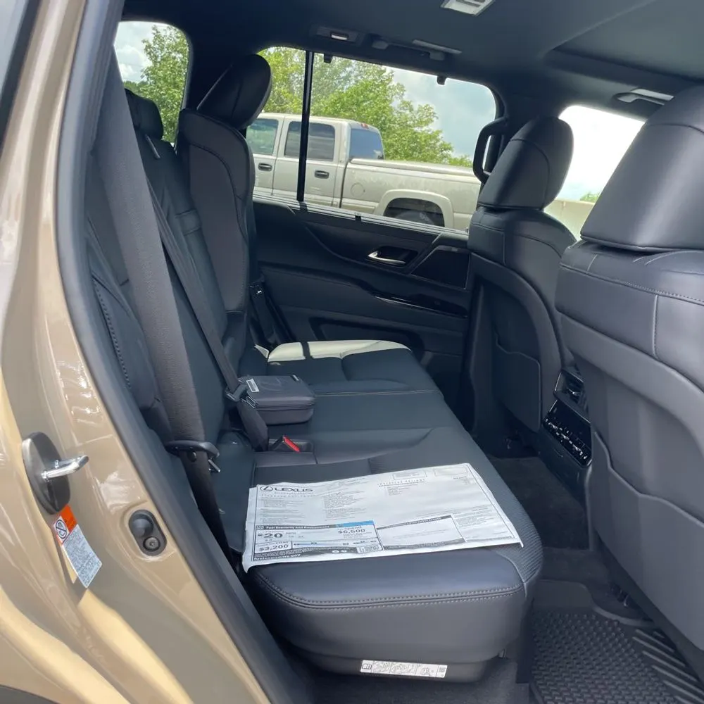 2025 Lexus LX 700h Overtrail