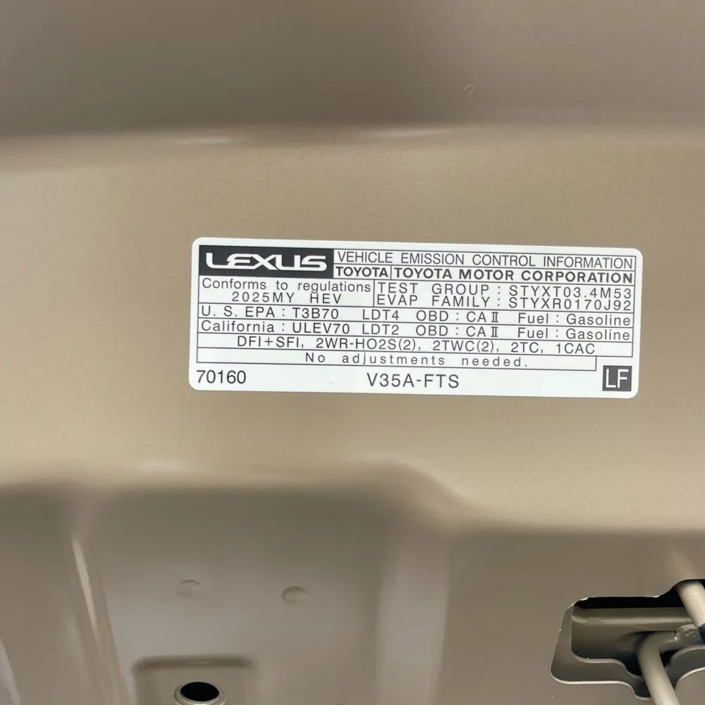 2025 Lexus LX 700h Overtrail