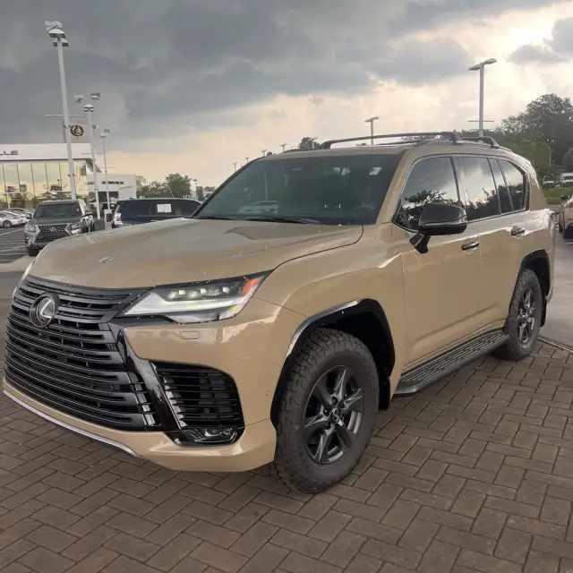 2025 Lexus LX 700h Overtrail