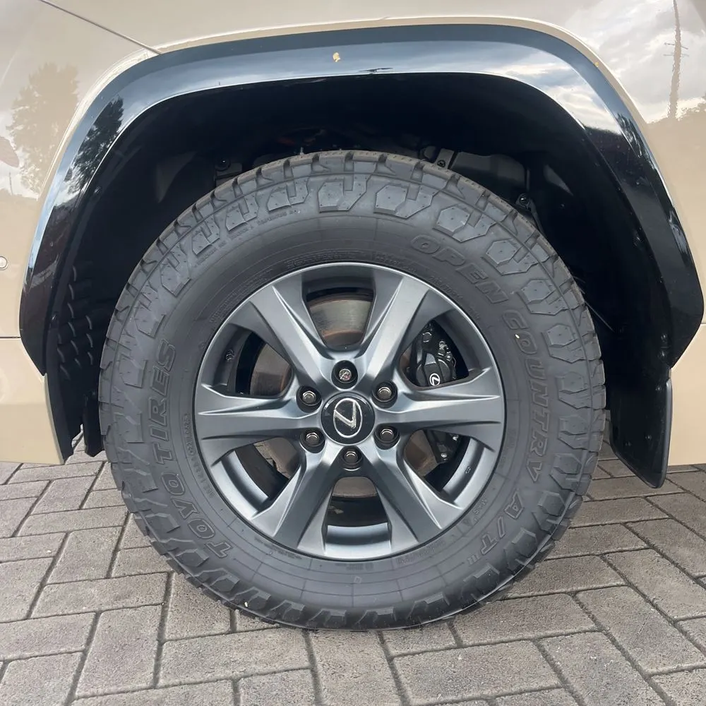 2025 Lexus LX 700h Overtrail