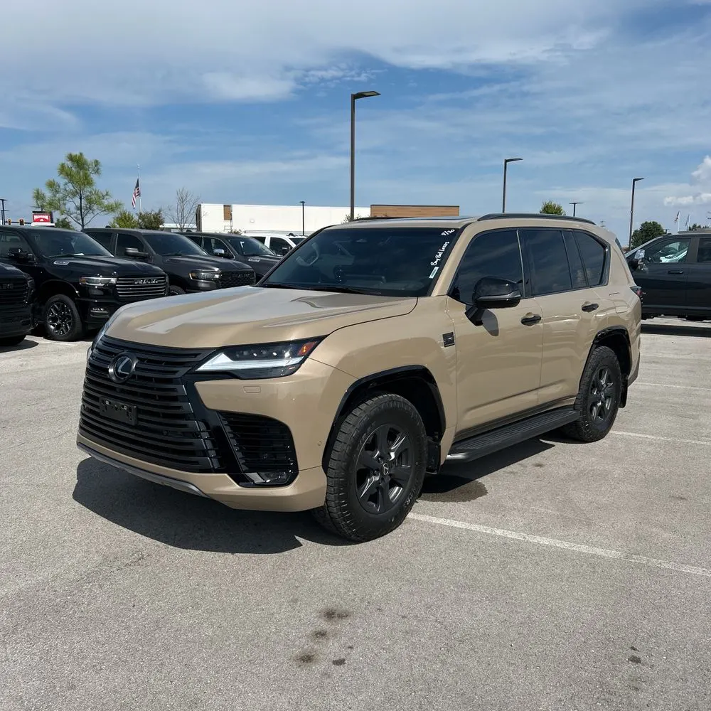 2025 Lexus LX 700h Overtrail