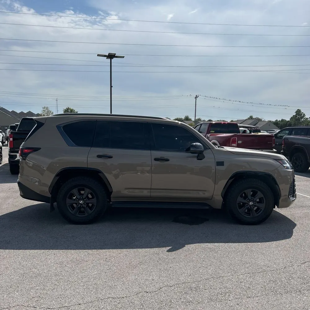 2025 Lexus LX 700h Overtrail