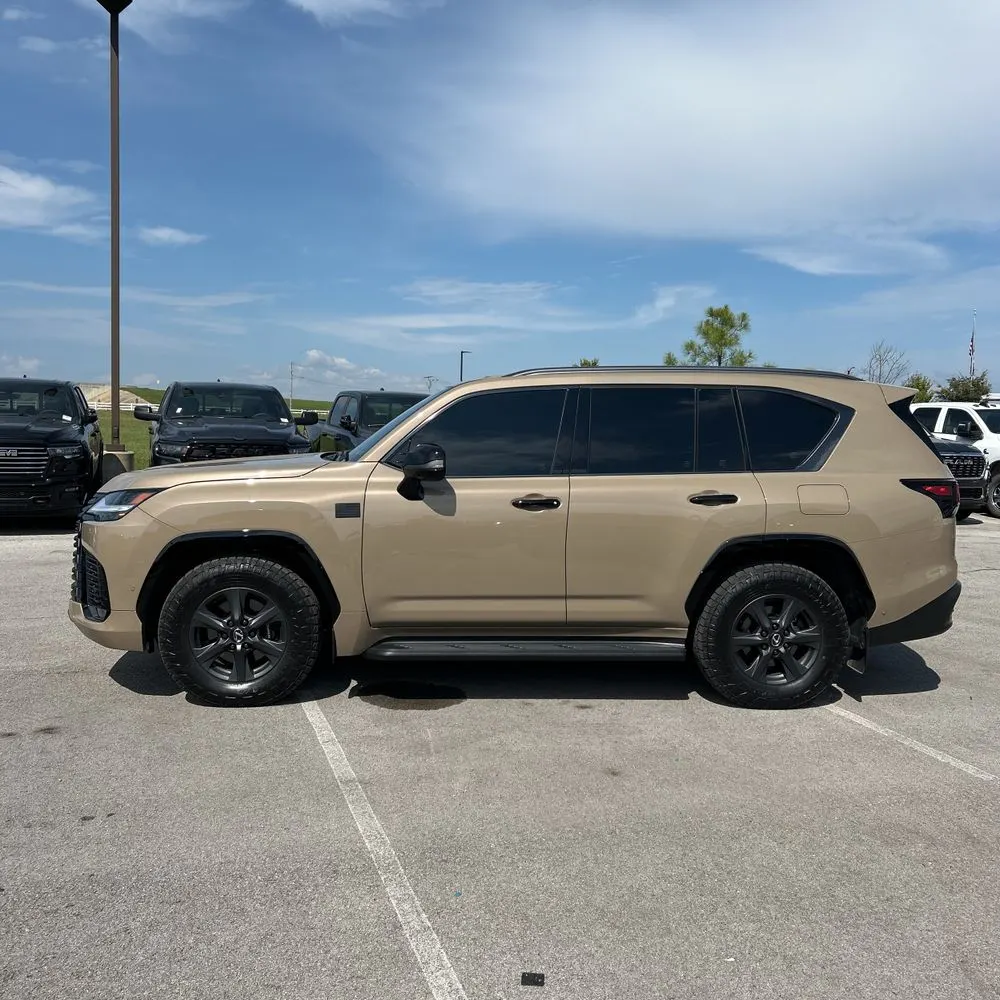 2025 Lexus LX 700h Overtrail