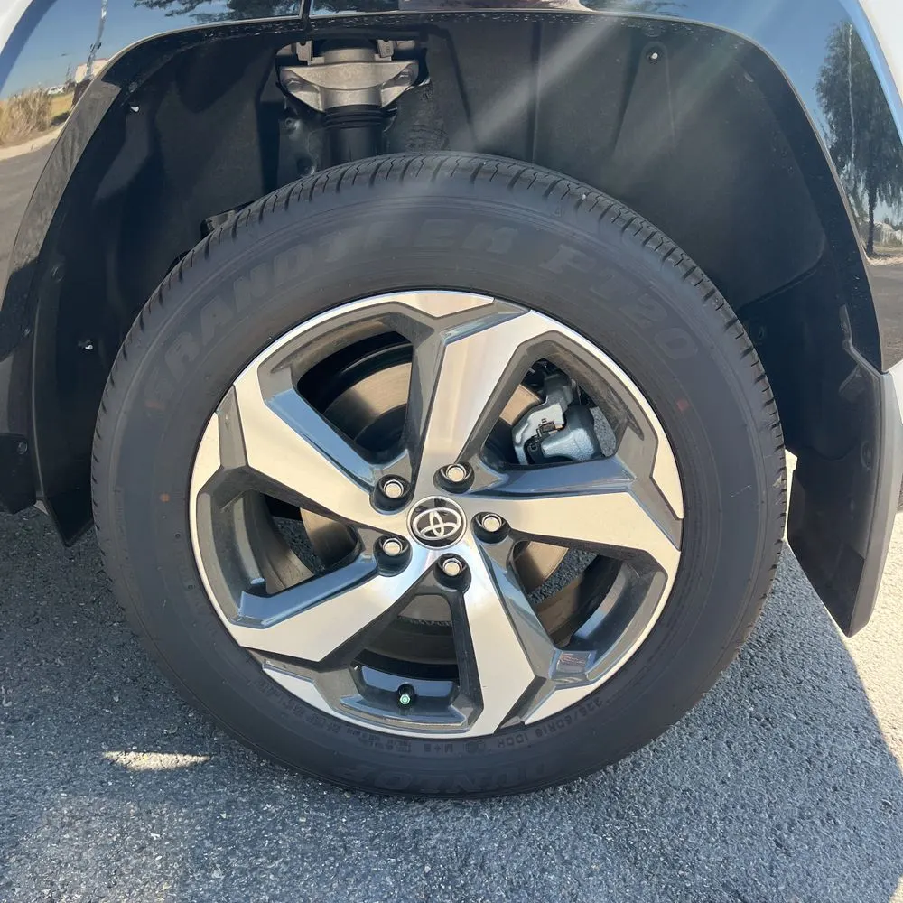 2025 Toyota RAV4 Plug-in Hybrid SE
