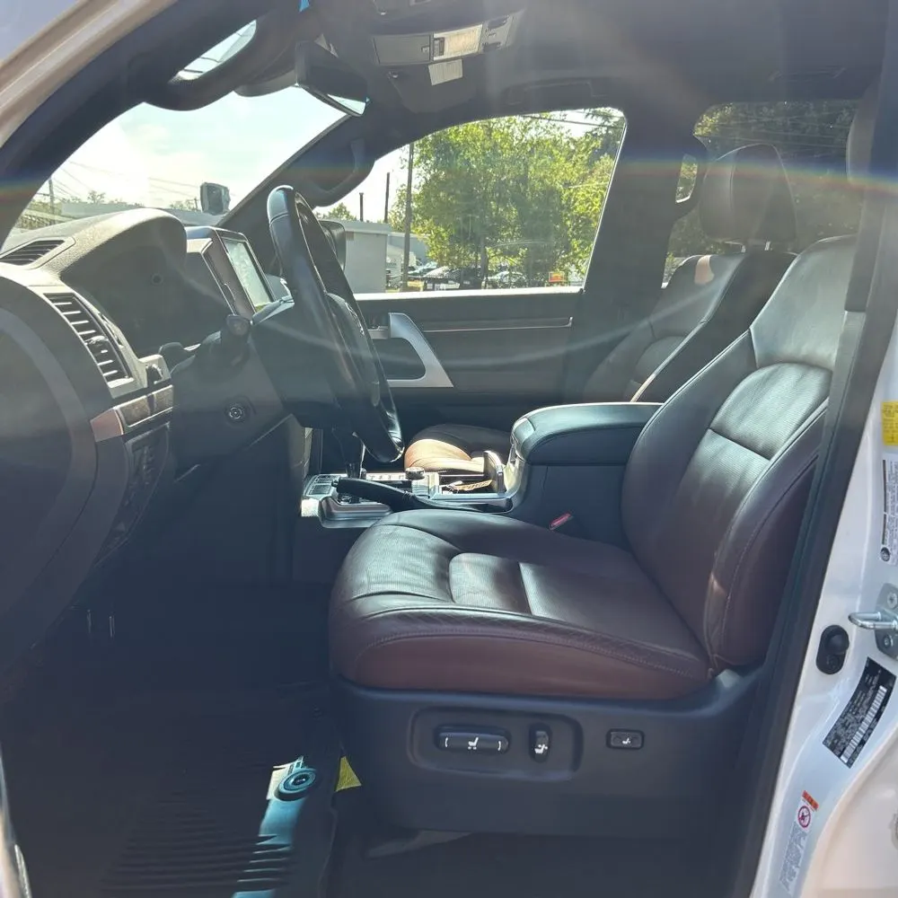 2019 Toyota Land Cruiser Base